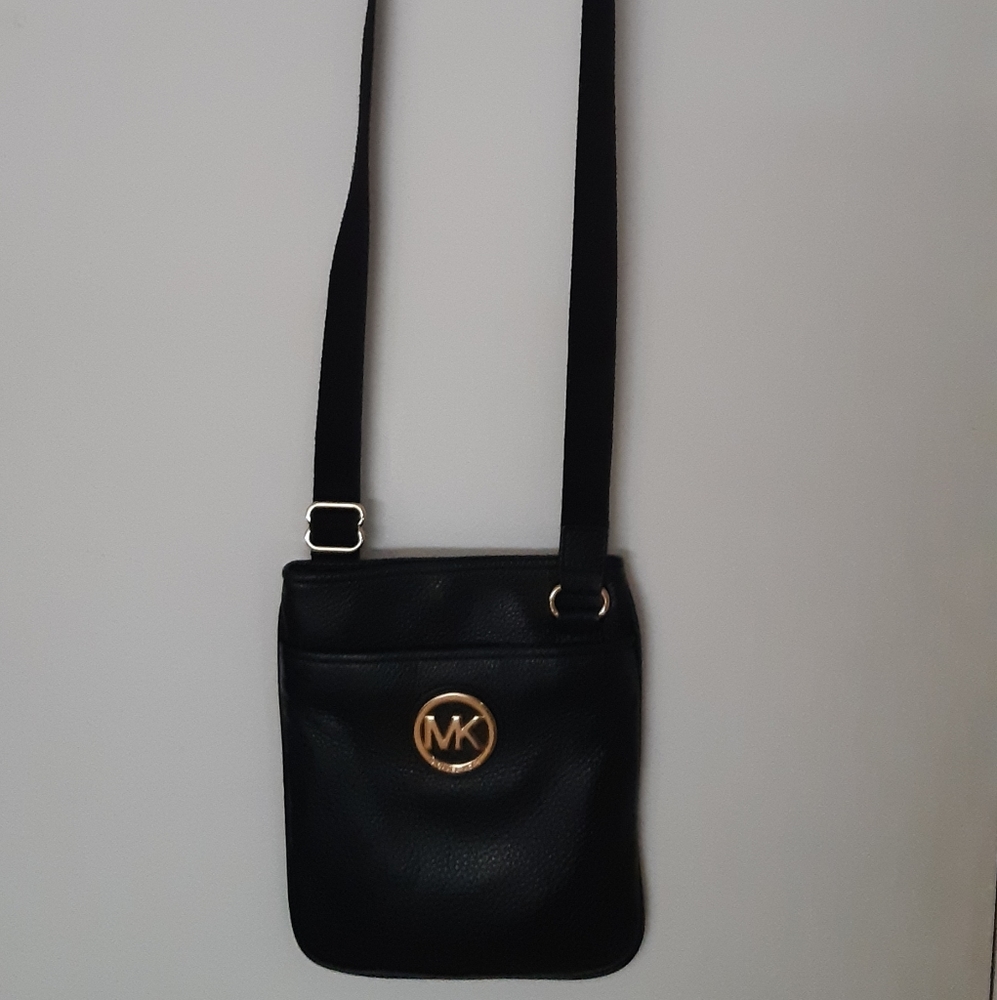 Michael kors crossbody bag
